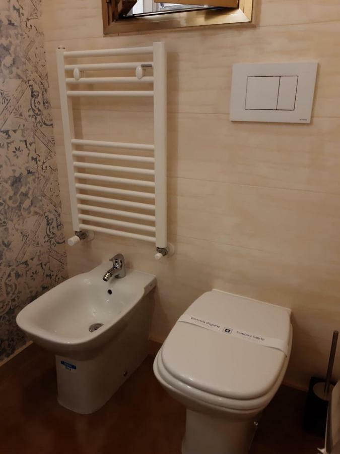 Casa Lina Lägenhet Mola di Bari Exteriör bild
